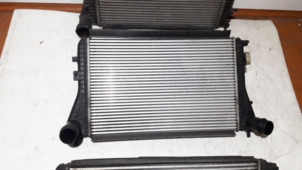Интеркулер Радиатор VW Passat Caddy Golf Jetta Skoda Octavia Superb