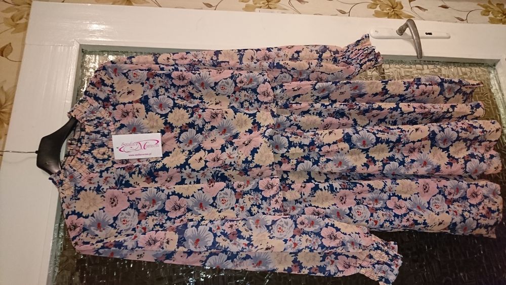 Lekka sukienka w kwiatki