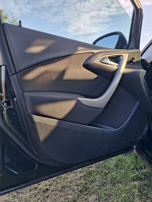 Опель Астра J 1,7 crdi
