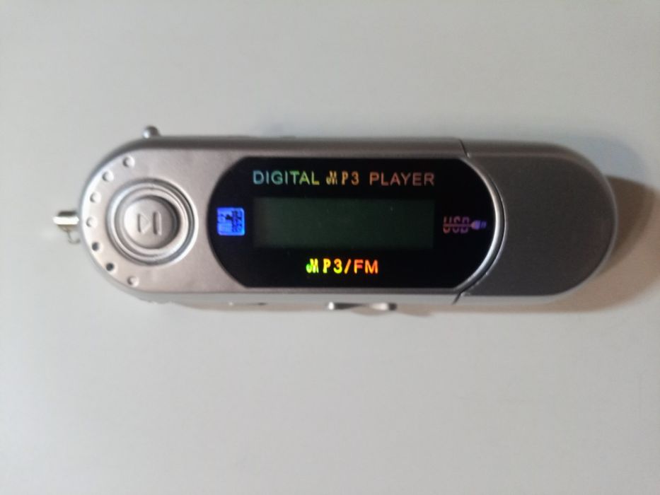 MP3-MP4 плеер память 8GB+SD,FM Radio,Bluetooth,EBook, диктофон,видео