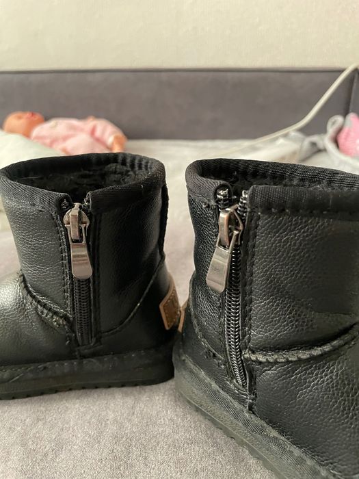 Продам угги дитячі, дитяче взуття