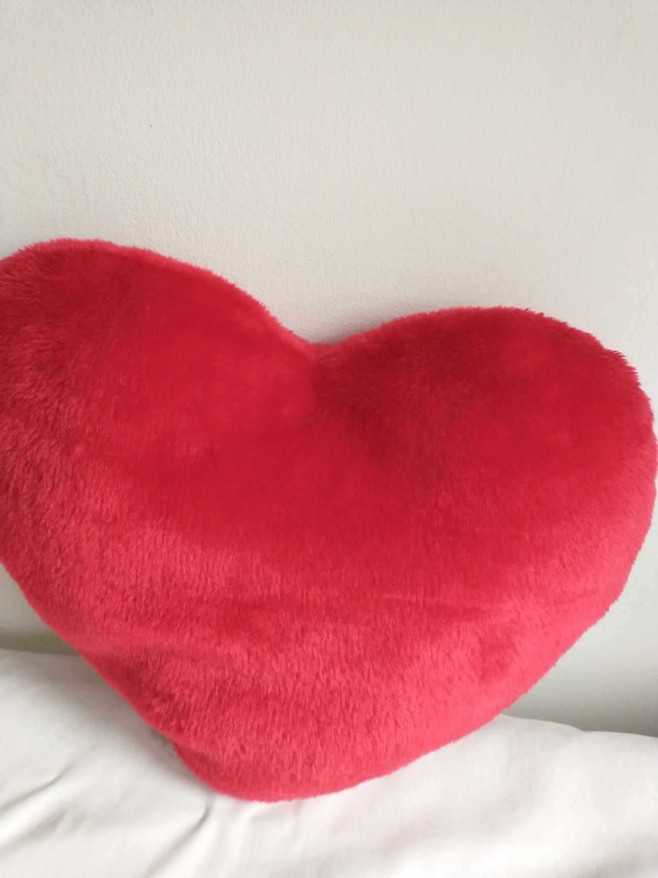 duże czerwone serce poduszka