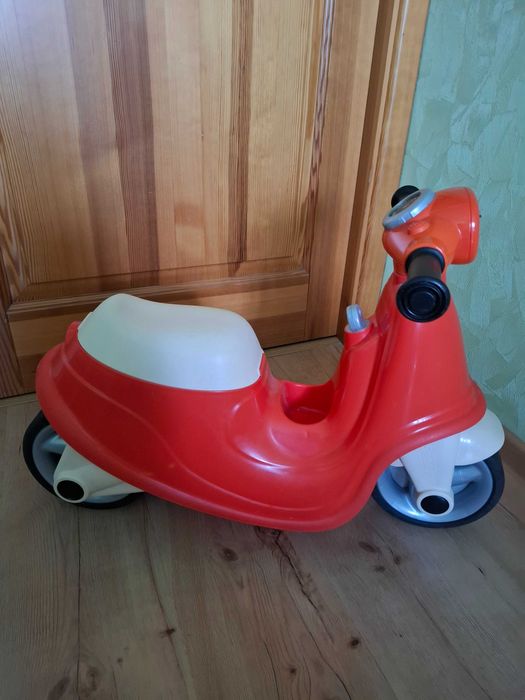 Скутер велобіг дитячий Smoby в ідеальному стані, в подарунок машинка
