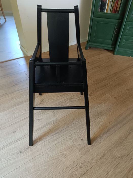 Drewniane czarne krzesełko krzesło do karmienia Ikea Blames