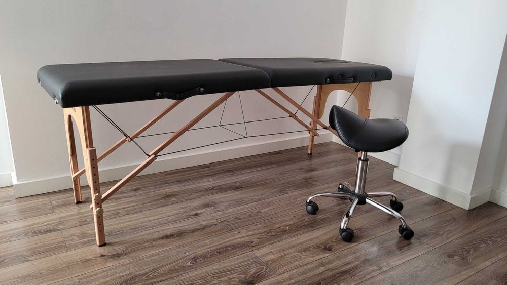 Łóżko do masażu i taboret obrotowy
