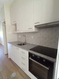 Moradia T2, Carvalhos, 650€/mês