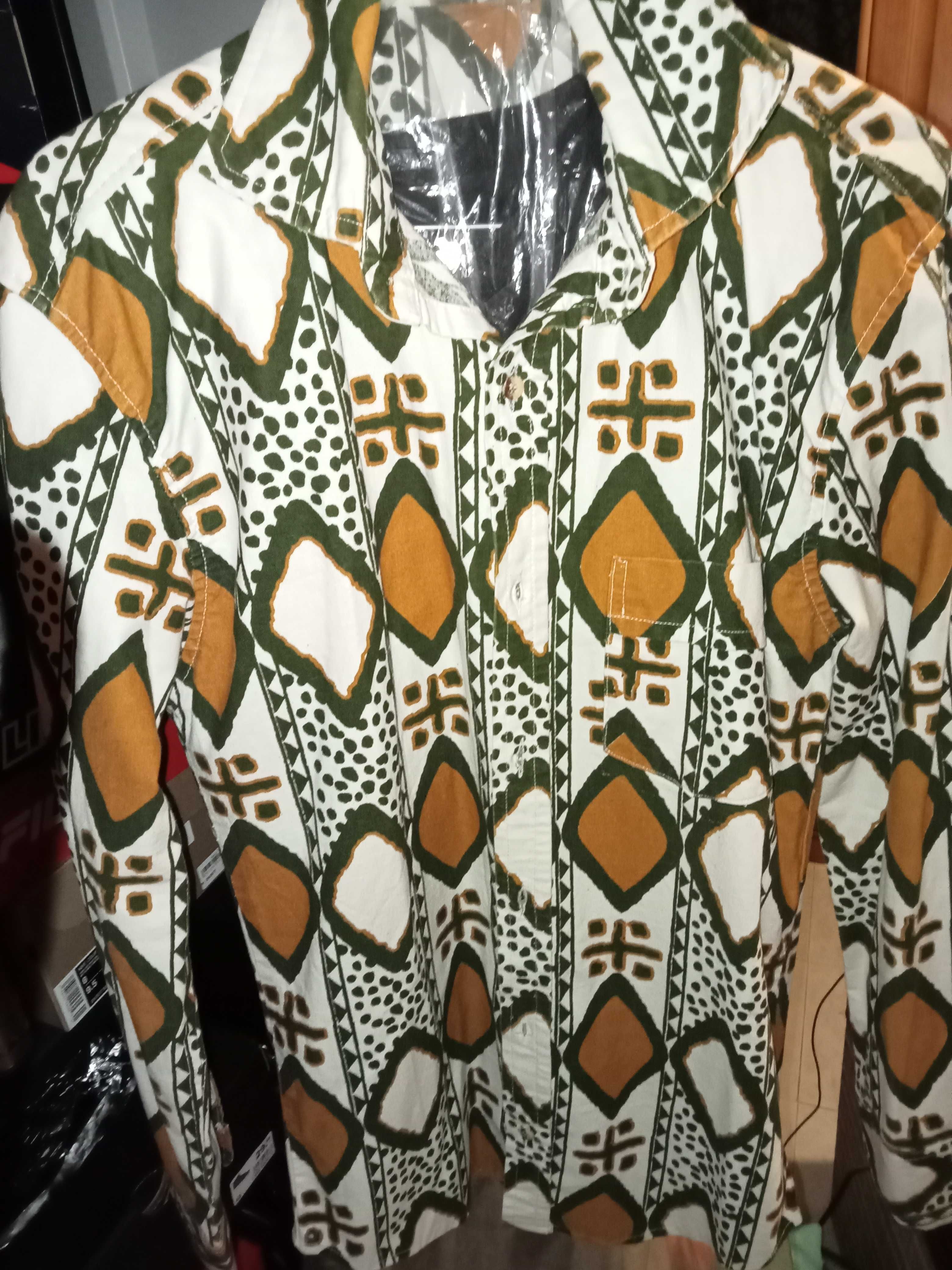 Camisa pano e padrão africano tamanho S/ M,óptimo estado