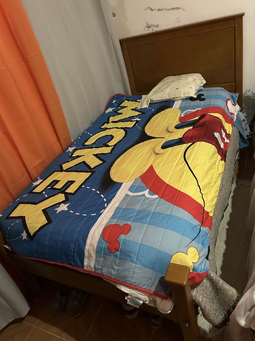 Cama de corpo e meio