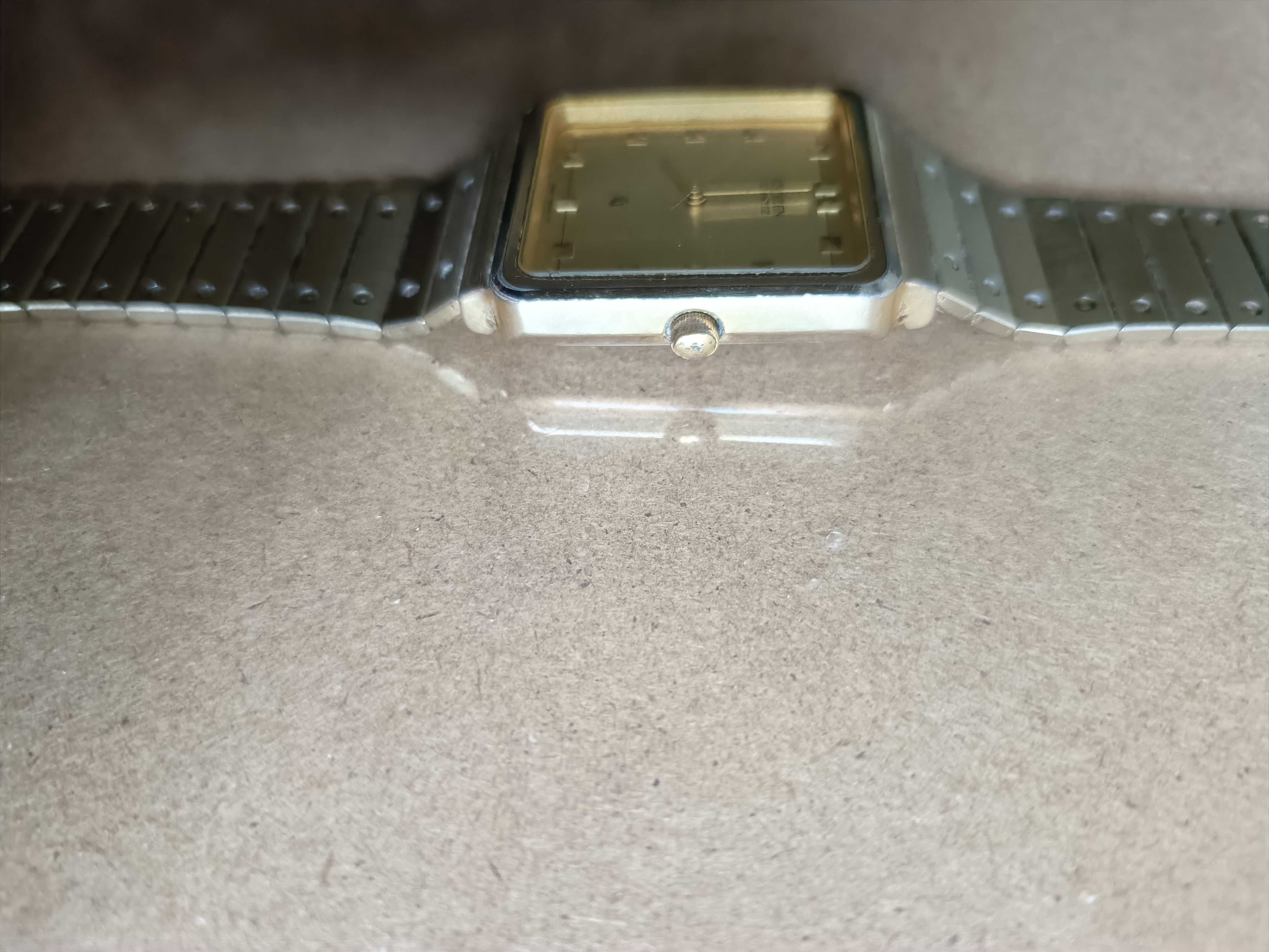 Relógio Citizen c/ Bracelete Dourada