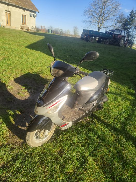 Sprzedam zadbany skuter 4-suwowy w bardzo dobrym stanie