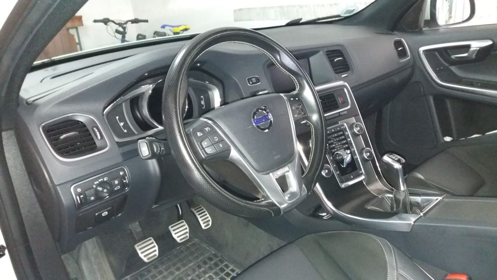 Volvo v60 r design 2015