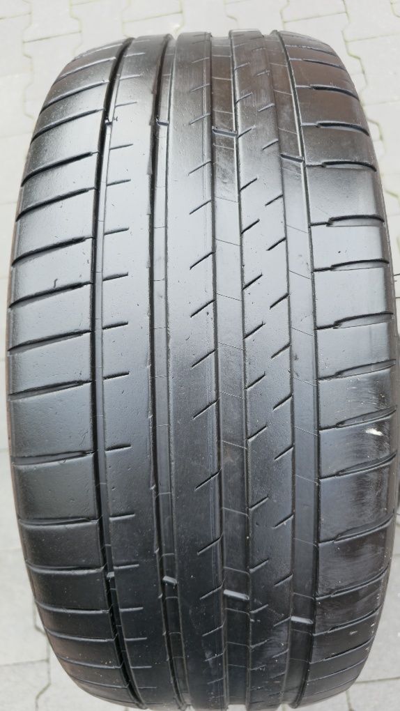 Michelin 235/45ZR18