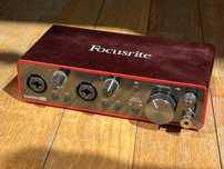 Focusrite Scarlett 2i2 3rd Gen + słuchawki