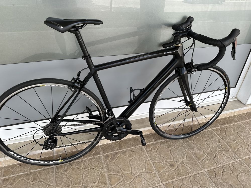 Bicicleta de estrada Focus - carbono - 11v