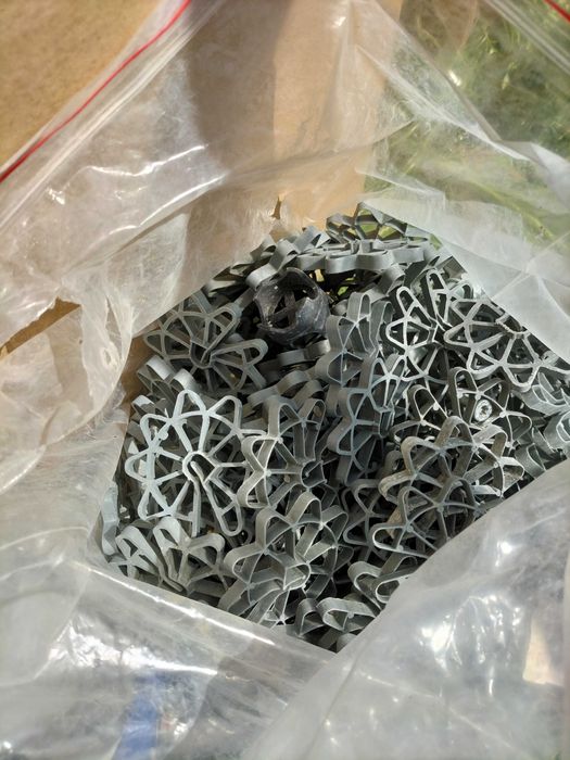 Dystanse, podkładki pod zbrojenie + rurki szalunkowe