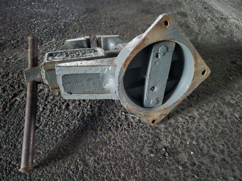 Слюсарні лищата великі