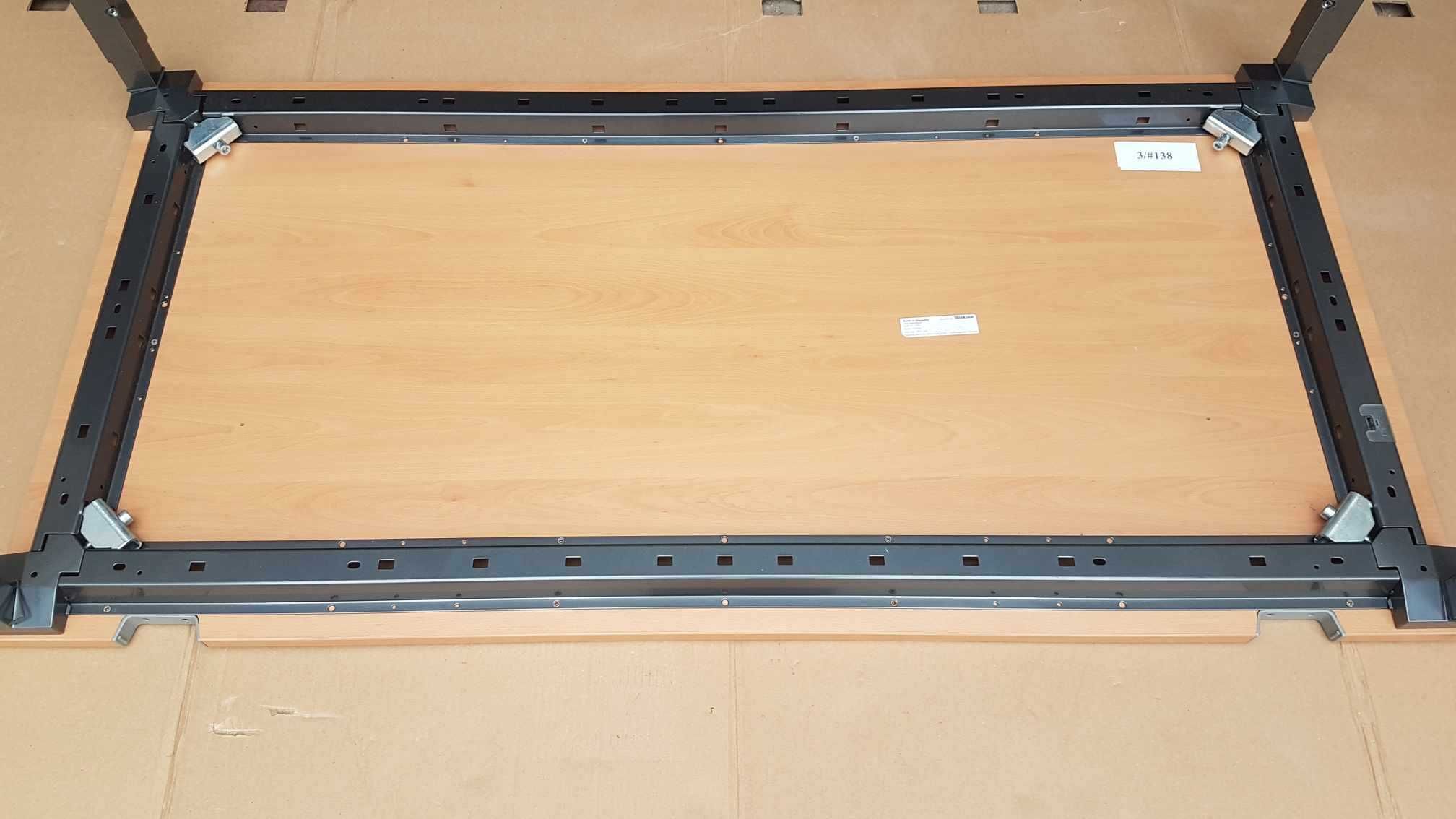 Solidny stół Germany WP381270 TT2G30 z regulowaną wy 160 x 80 cm
