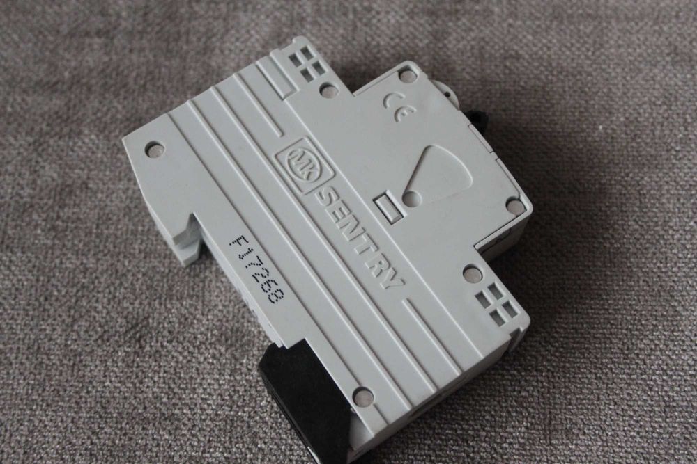 MK Sentry 5910S 10A jednobiegunowy wyłącznik