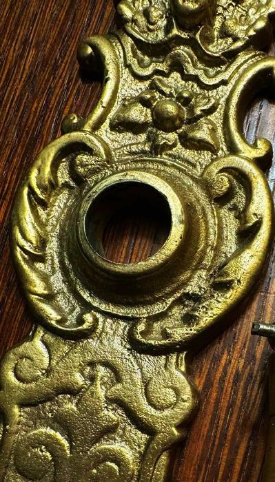 Klamki z mosiądzu stare, stylowe  – 3 komplety, unikat !!!