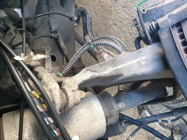 Manga de eixo frente esquerda LAND ROVER Discovery III (L319)