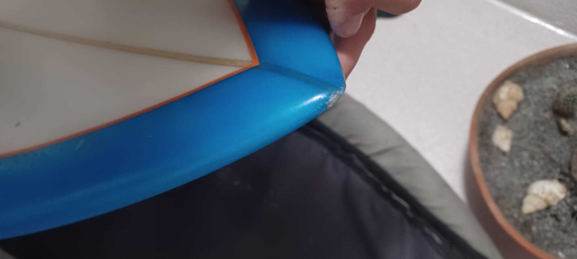 Prancha de single fin (6'4")