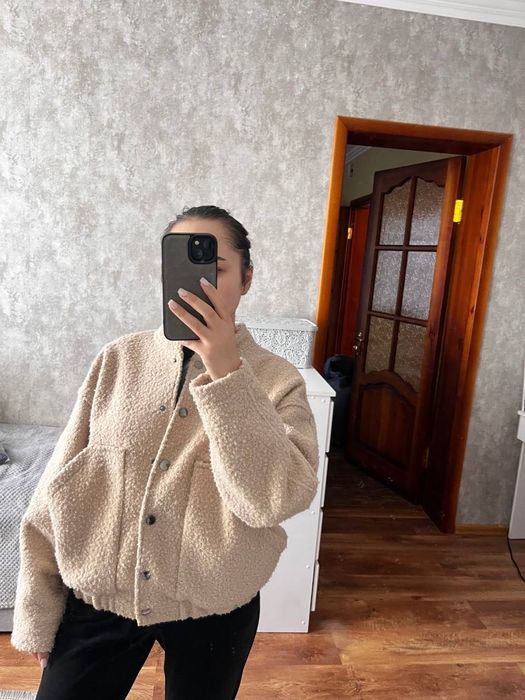 Стильний бомбер на кнопках