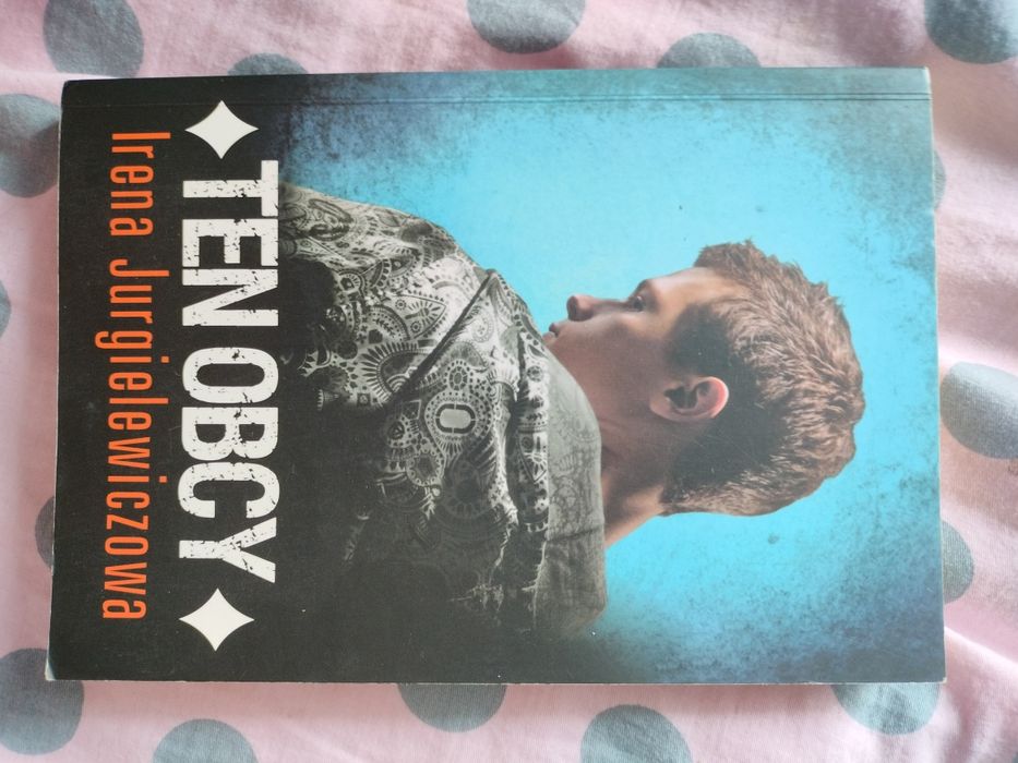 Książka "Ten obcy"