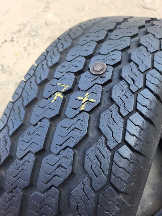 Continental 215/75R16C (2010)
