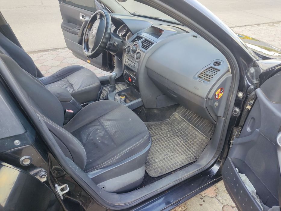 Рено Меган 1,6 бензин.