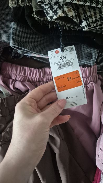 Paka ubrań dla kobiety rozmiar XS/S, ok. 60 rzeczy