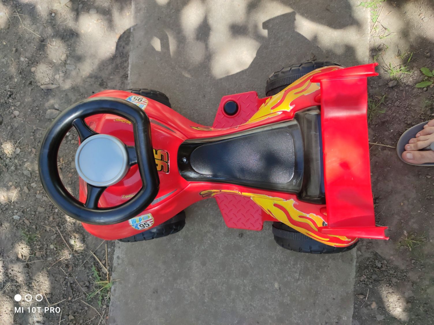 Дитячий електромобіль Feber Cars McQueen 6V
