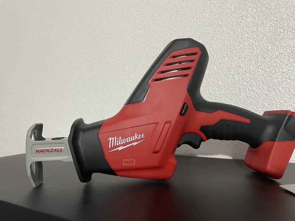 Milwaukee 2625-20 M18 Акумуляторна шабельна / сабельна пилка