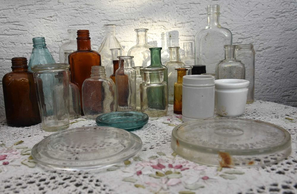 Sprzedam stare przedwojnne butelki buteleczki