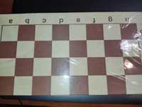 шахматы (изготовлены из дерева)