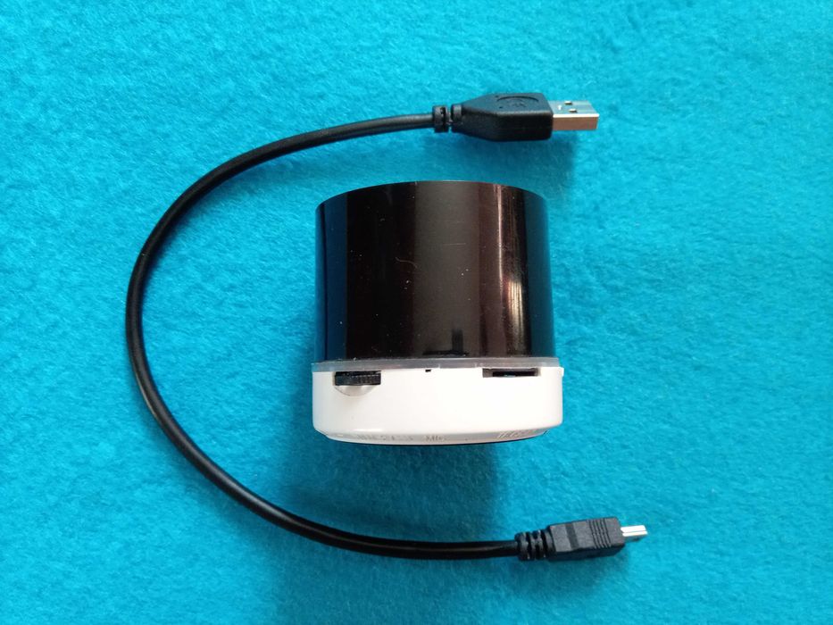 Портативная (мниатюрная) блютуз (Bluetooth) колонка с кабелем USB