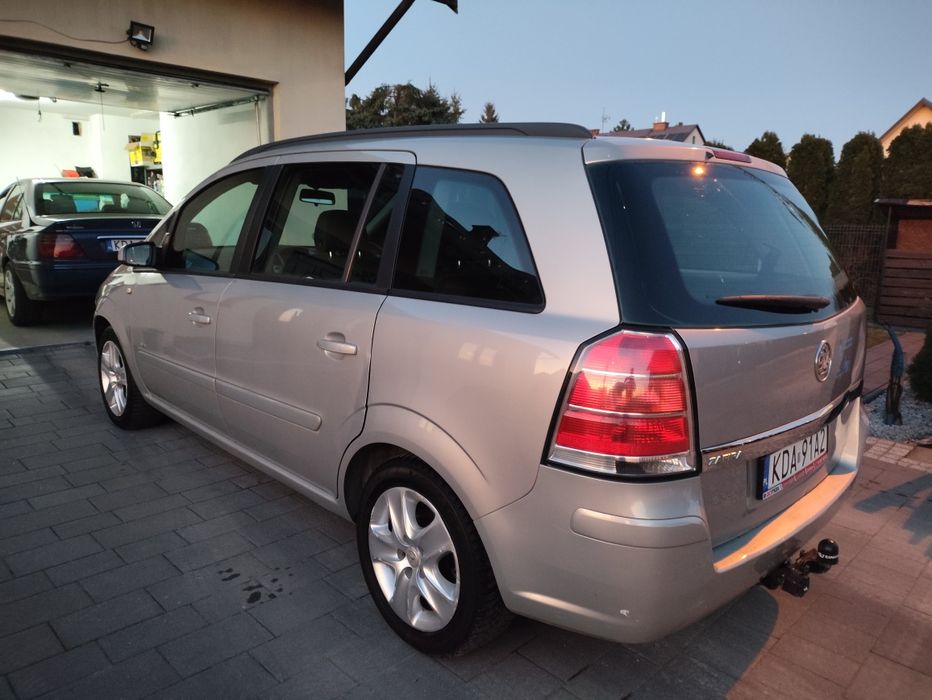 Sprzedam opel Zafira 1.6 benzyna anglik CENA DO JUTRA