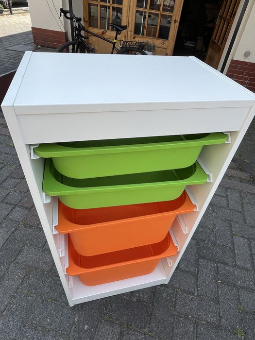 Regał z pojemnikami Ikea Trofast