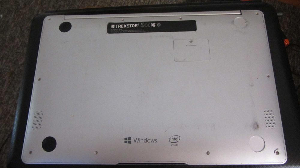 Ноутбук Trekstor Surfbook A13B. На запчастини.