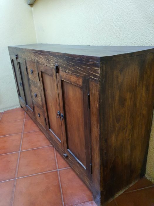 Aparador rústicos maciço altura 90cm comprimento 1,98cm largura 42cm