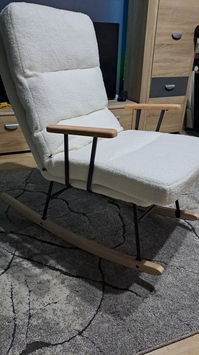 Fotel bujany biały nowy