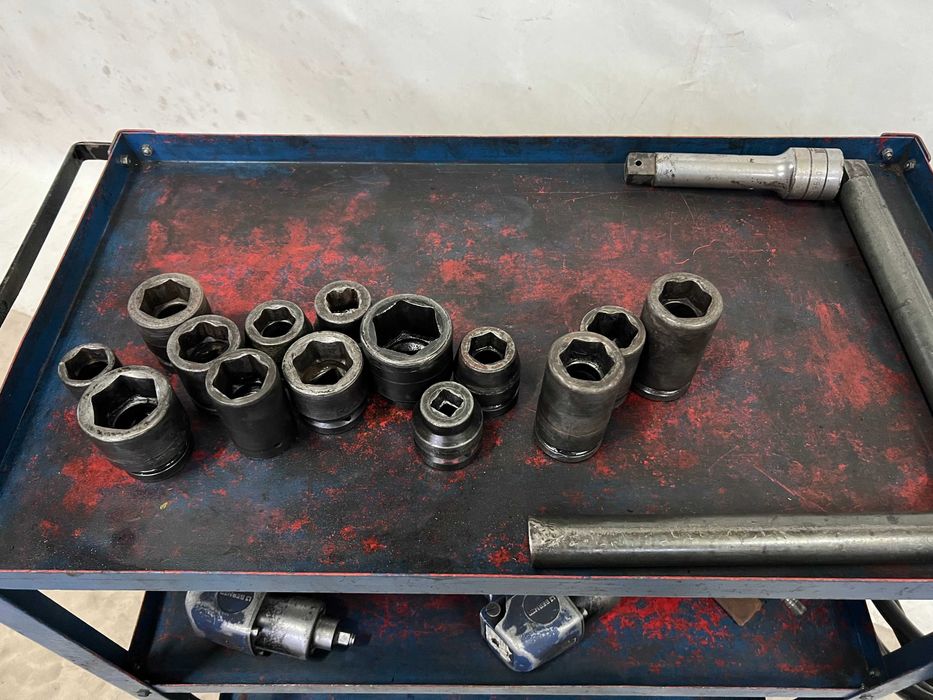 Vendo carrinho com chaves e pneumatica para pesados (Berner)