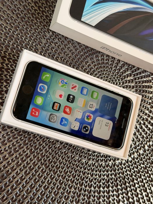 Apple Iphone SE 2nd 2020 128GB White Neverlock Батарея 91%