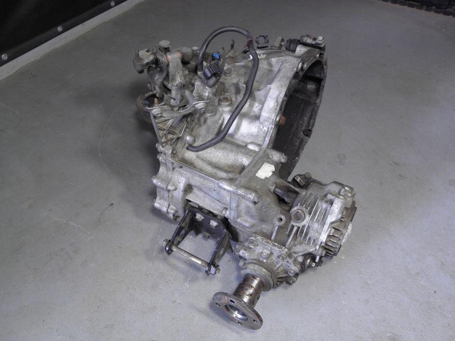 Коробка передач Раздатка 2.2 Nissan X-Trail Primera Almera