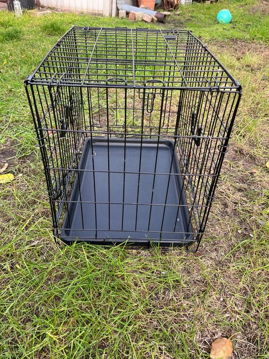 Czarna klatka dla psa