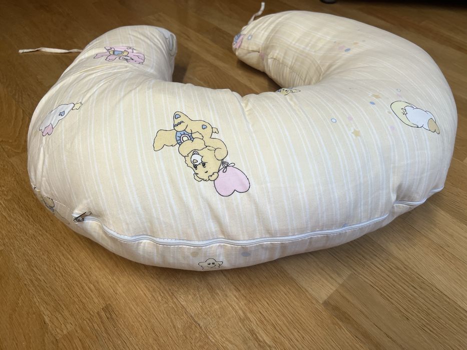 Подушка для годування