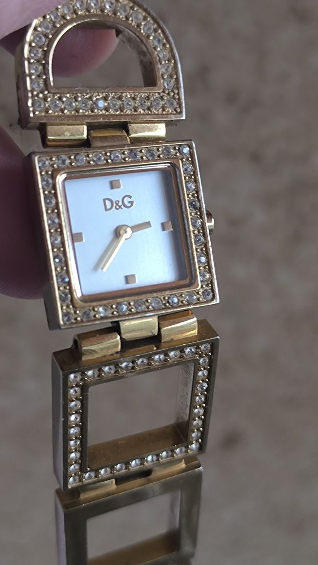 Часы "Dolce & Gabbana" ТIME в подарочной коробке