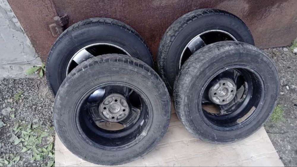 Титани диски на ваз  щимня резина !R13