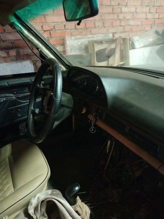 Продається Мерседес 300 SE. 126 . 1982 року.