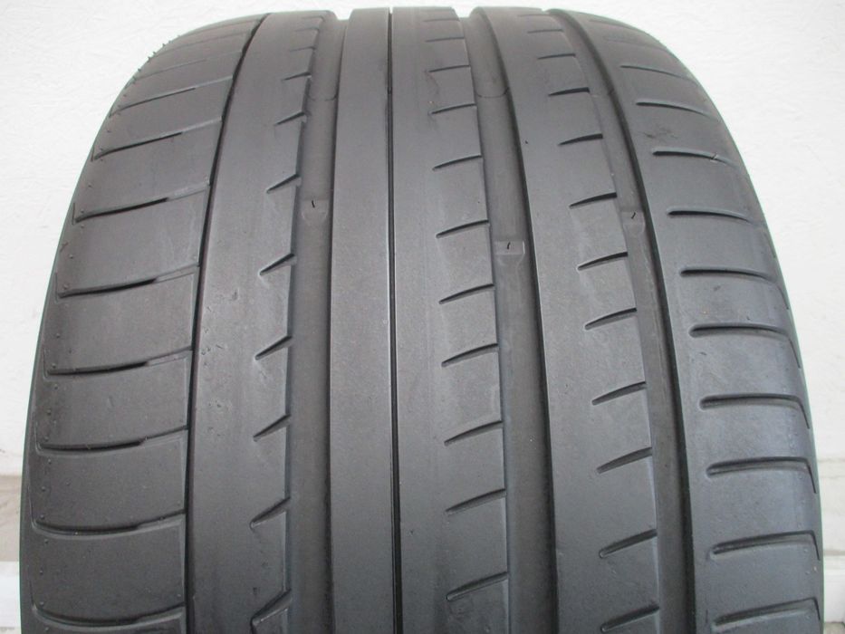 1x 325/30R21 Yokohama Advan Sport V-105  6,2mm 21r.