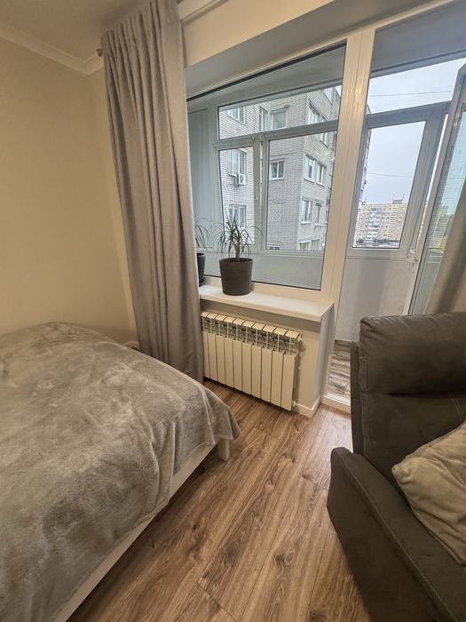 Продам 1 комнатную квартиру на Фрунзенском !Левый берег! Донецкое шосс